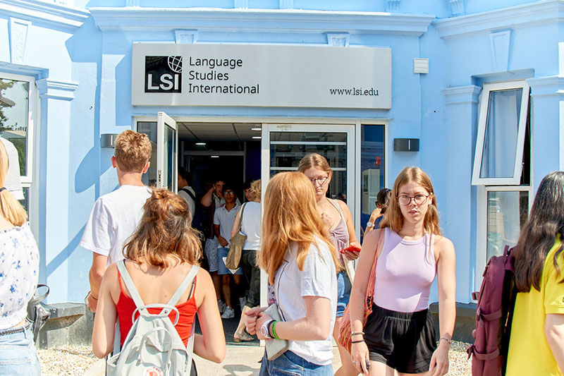 Обучение в языковой школе LSI Brighton, Великобритания