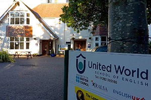 United World School of English, Борнмут, Юго-Западная Англия