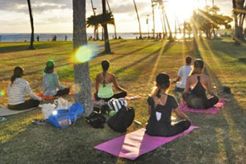  Английский + Йога – English + Yoga в Global Village Hawaii